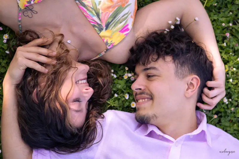 Éloïse & Clément — retrato en exterior en Oviedo